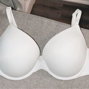 Victoria’s Secret Pink bra